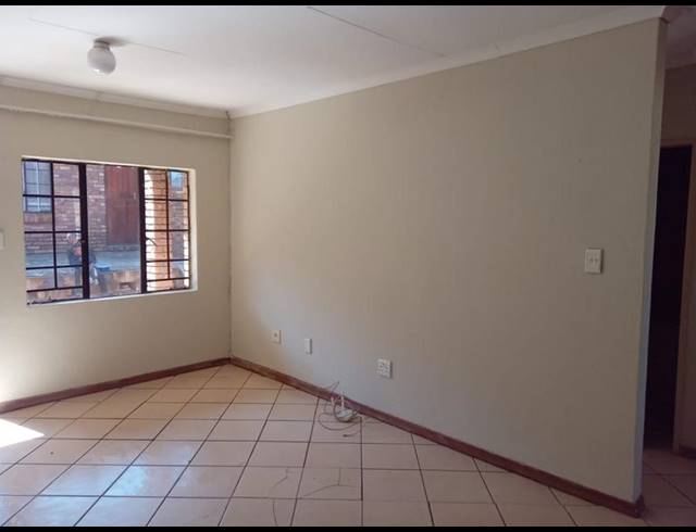 2 BEDROOM APARTMENT FOR SALE IN PHILLIP NEL PARK